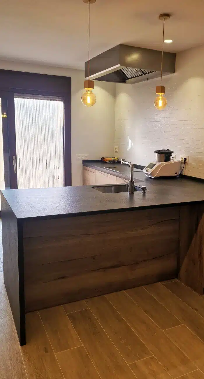 Muebles extraíbles para multiplicar el espacio en la cocina - Buk Design  León