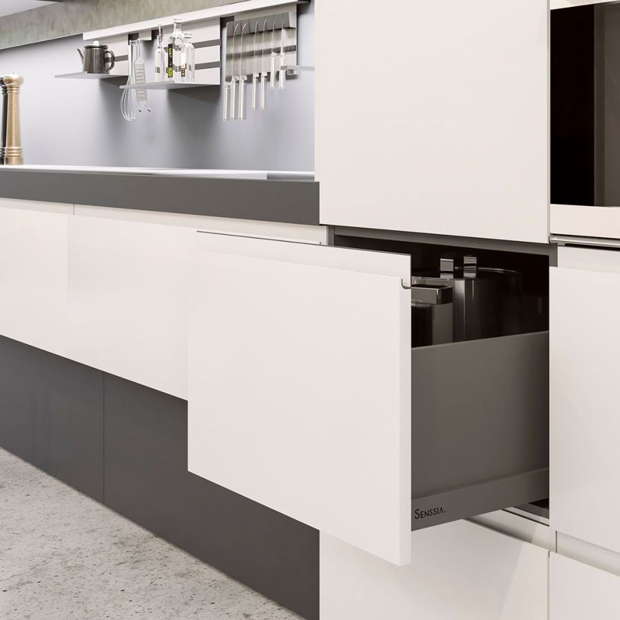 Cocina en blanco y gris con puertas de mobiliario modelo Fussion